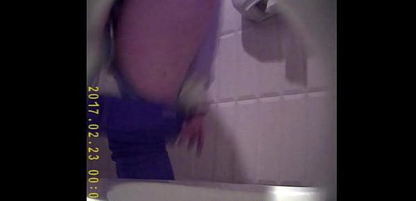  Girls pee in the toilet and show their wet vaginas. EgoisteWC (Pussy Collection 1)